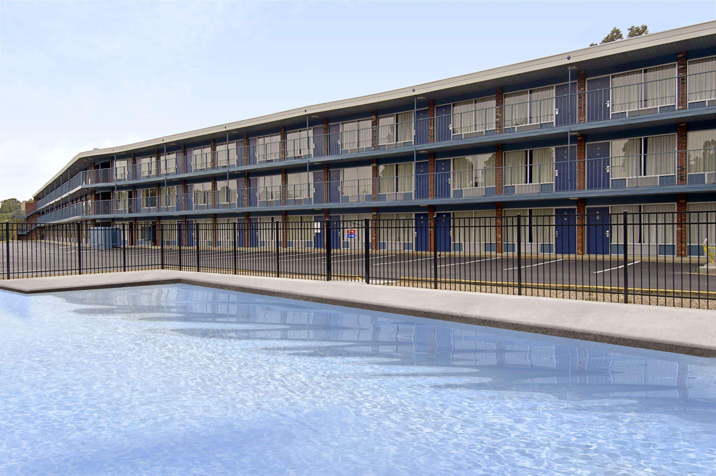 Days Inn By Wyndham Lexington Instalações foto